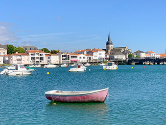 Point de vue de Saint-Gilles Croix de Vie au bord de la rivi&egrave;re la Vie, id&eacute;ale pour jeux de piste en Vend&eacute;e